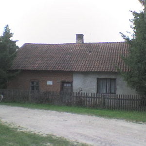 Dom, w którym mieściła się polska szkoła w Giławach (1)