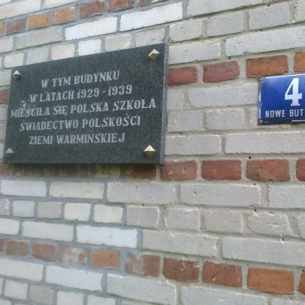 Tablica na dawnej polskiej szkole w Chaberkowie