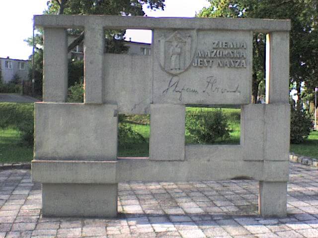 Pomnik S. Żeromskiego w Iławie