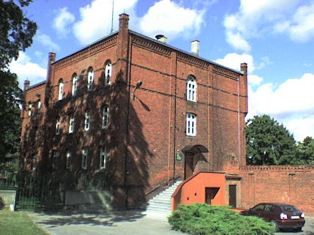 Budynek, w którym mieścił się, założony przez niemieckich okupantów, „tajny obóz karny dla młodocianych” w Lubawie
