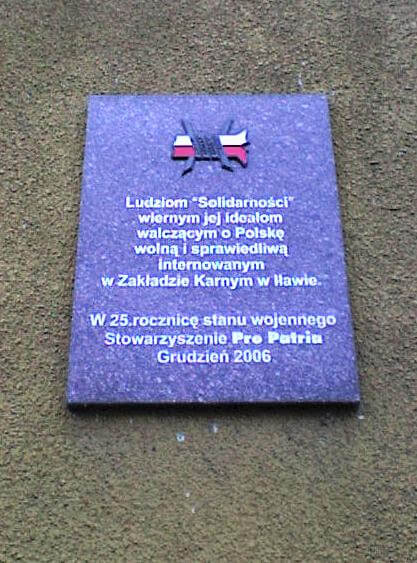 Tablica poświęcona osobom związanym z NSZZ „Solidarność”, przetrzymywanym w Iławie