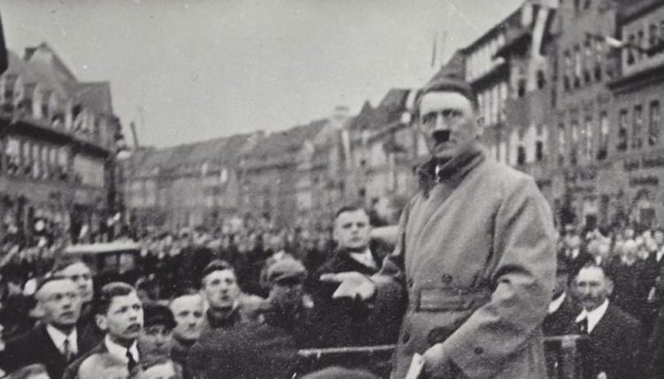 Adolf Hitler podczas wizyty w Szczytnie
